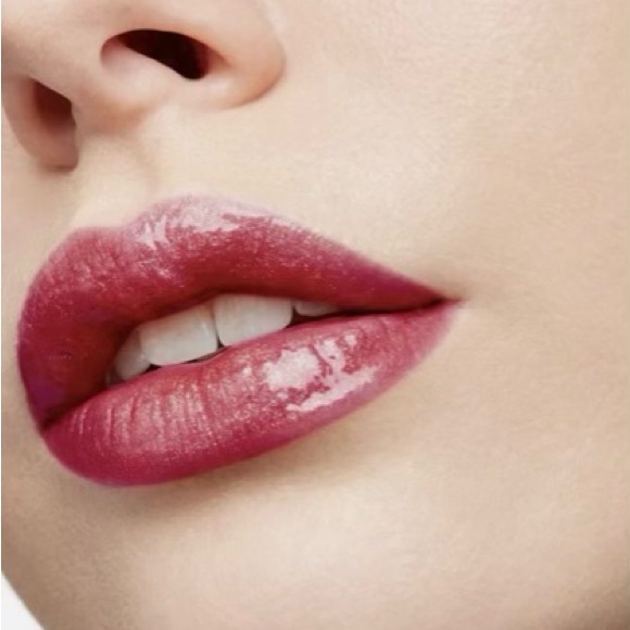 CHRISTIAN LOUBOUTIN
Loubilaque Lip Gloss Zuleika
New without box - Picture 5 of 8